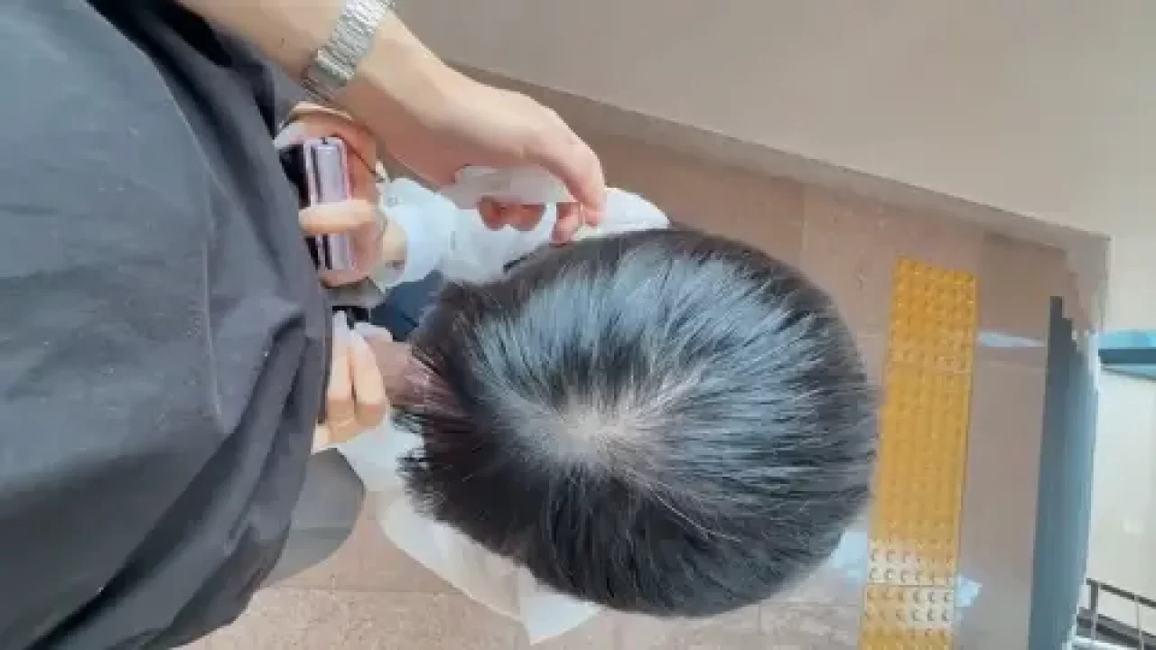 대학교 복도에서 목까시 해주는 착하고 이쁜 여친님 썸네일